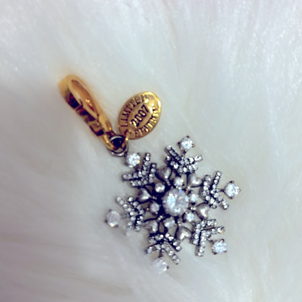 Juicy Couture Snowflake Charm New Excellent Condition